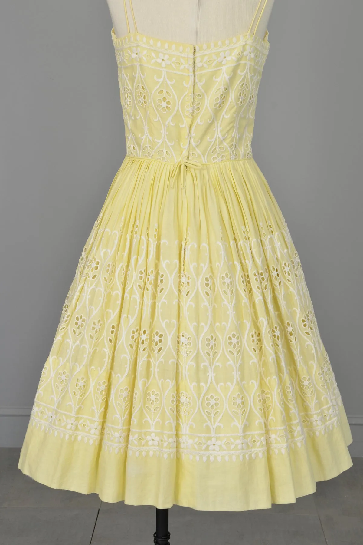 1950s Pale Yellow Embroidered Patio Dress | Pleated Full Skirt | Pinup