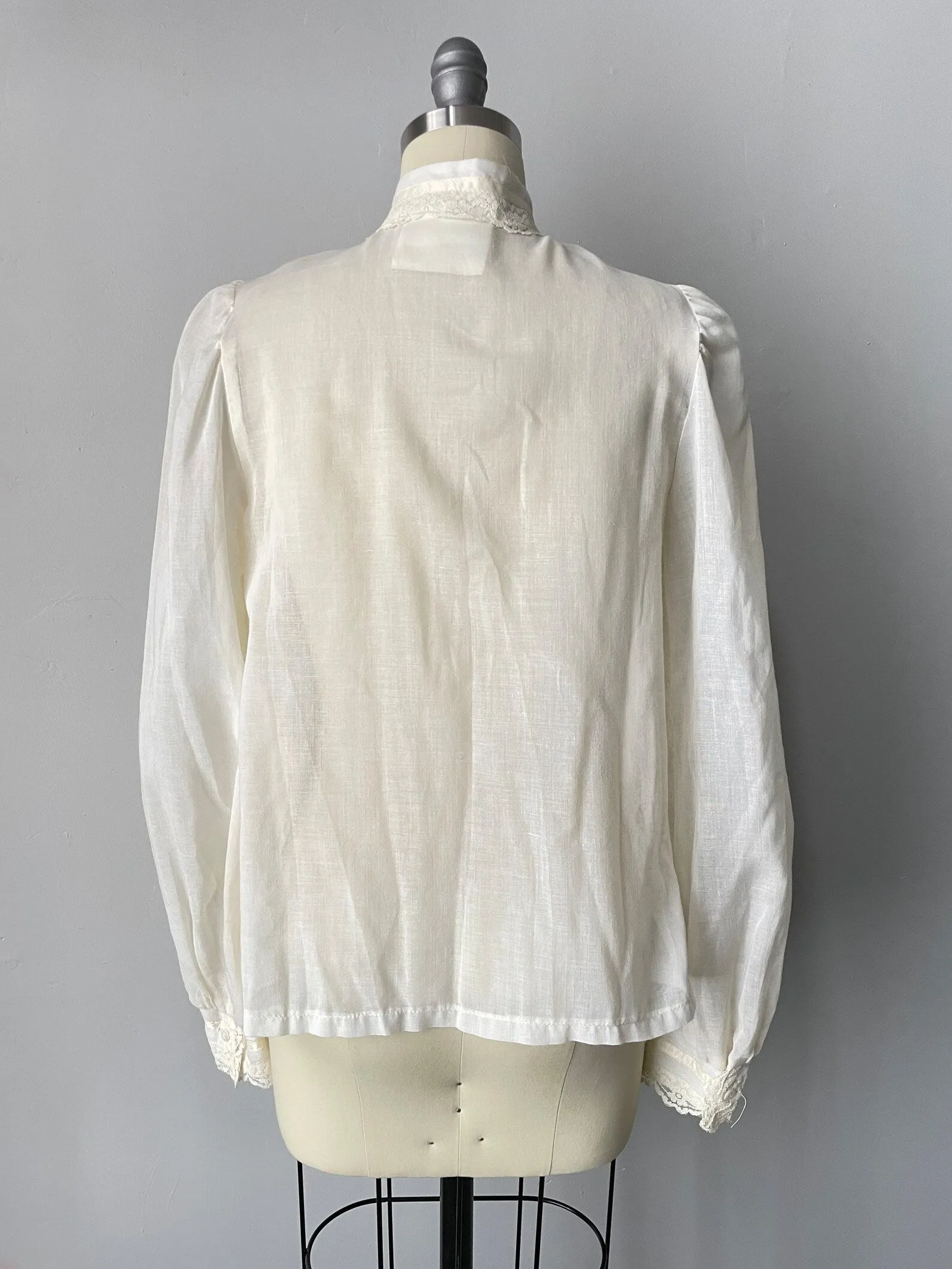 1970s Gunne Sax Blouse Cotton Lace Peasant Top S