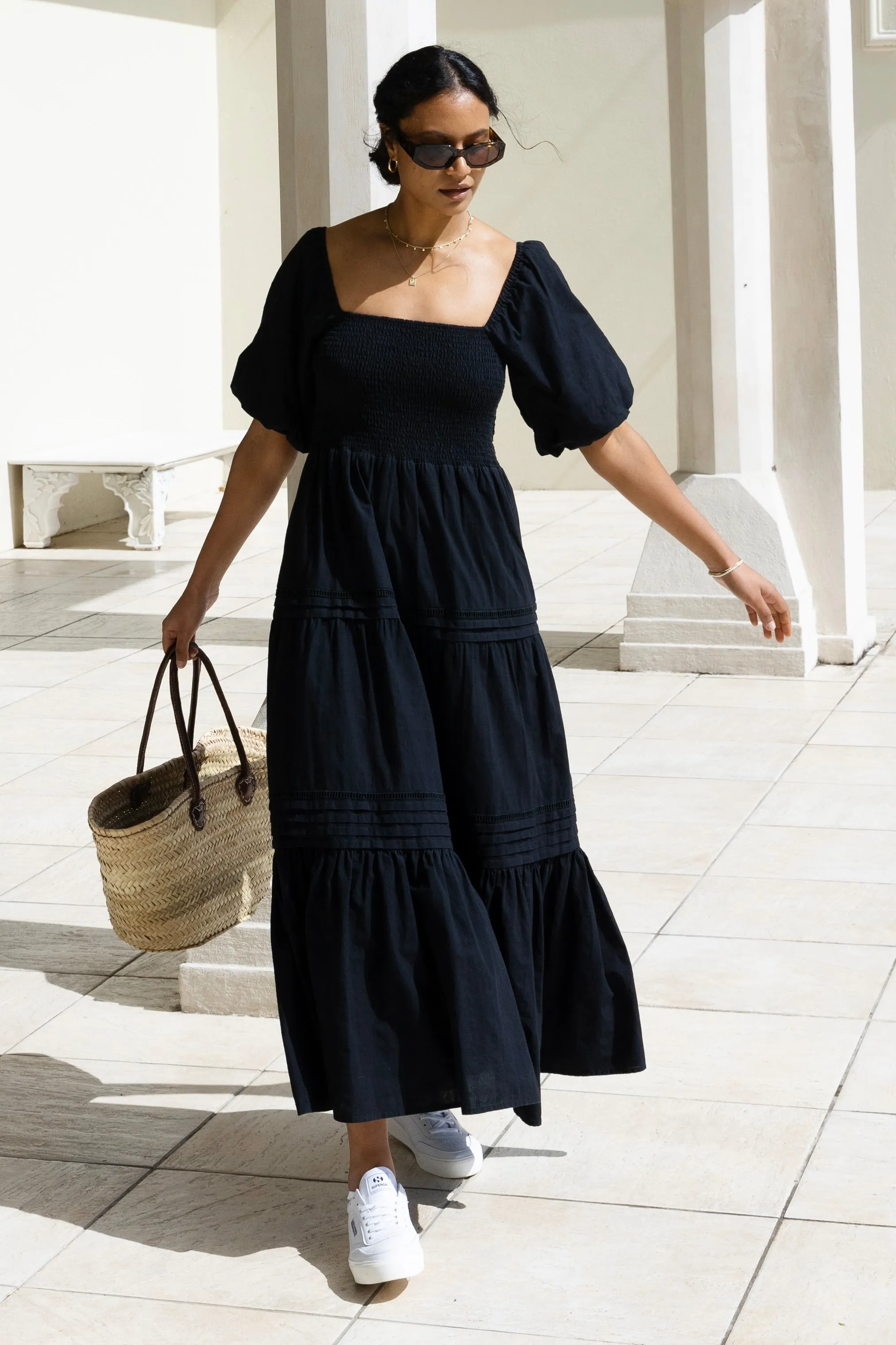 Chic Captivate Midi Dress in Black with Puffed Sleeves and Tiered Cotton Design