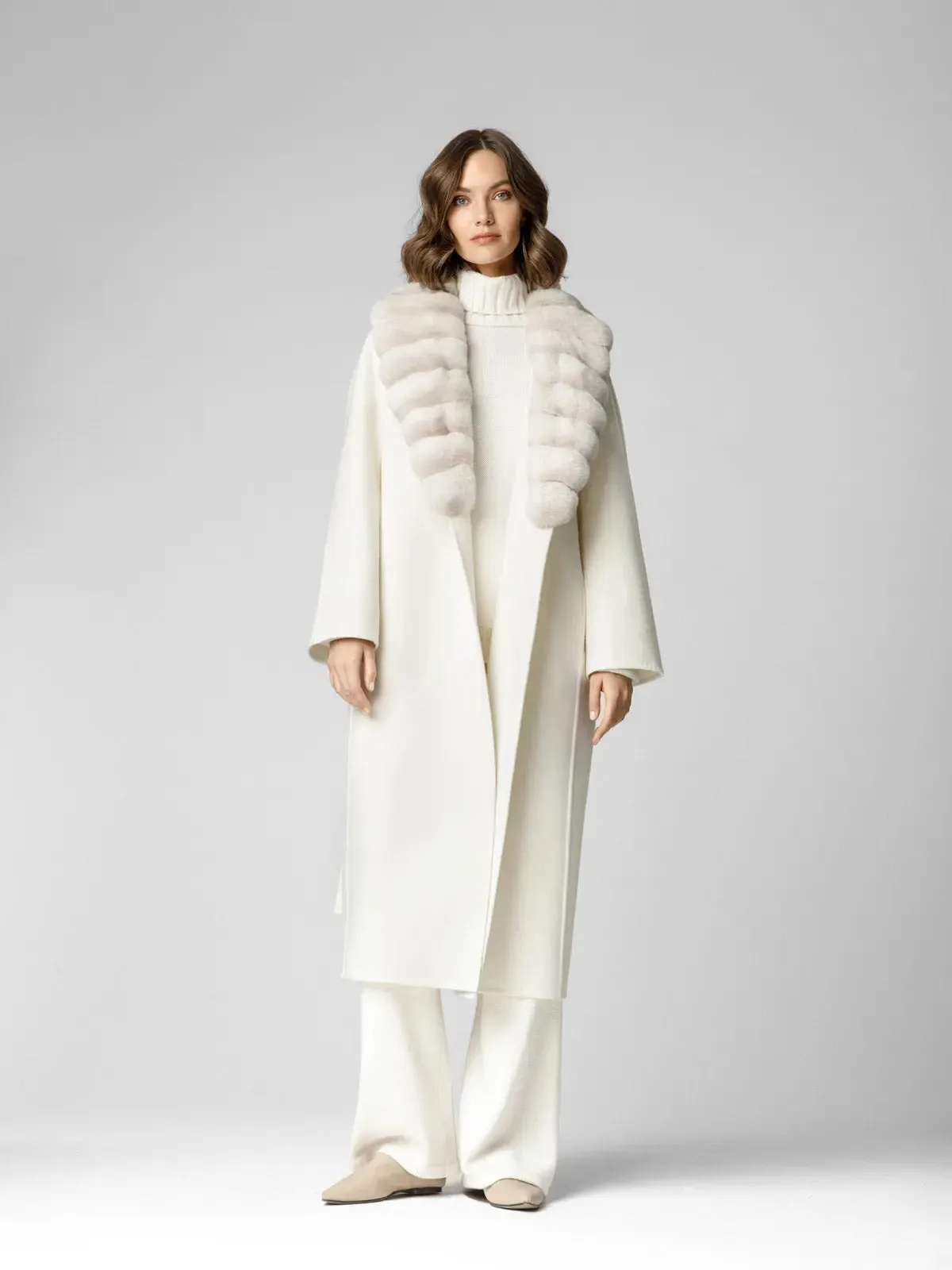 Cashmere coat with shawl collar in chinchilla fur