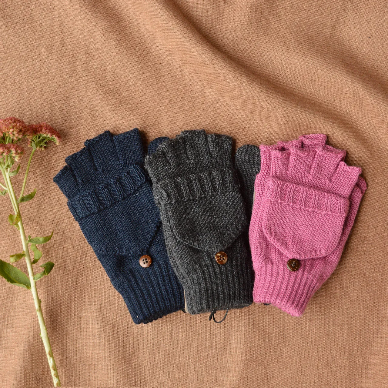 Child's Button Back Mittens - 100% Organic Merino Wool (3-8y) *Returning 2025