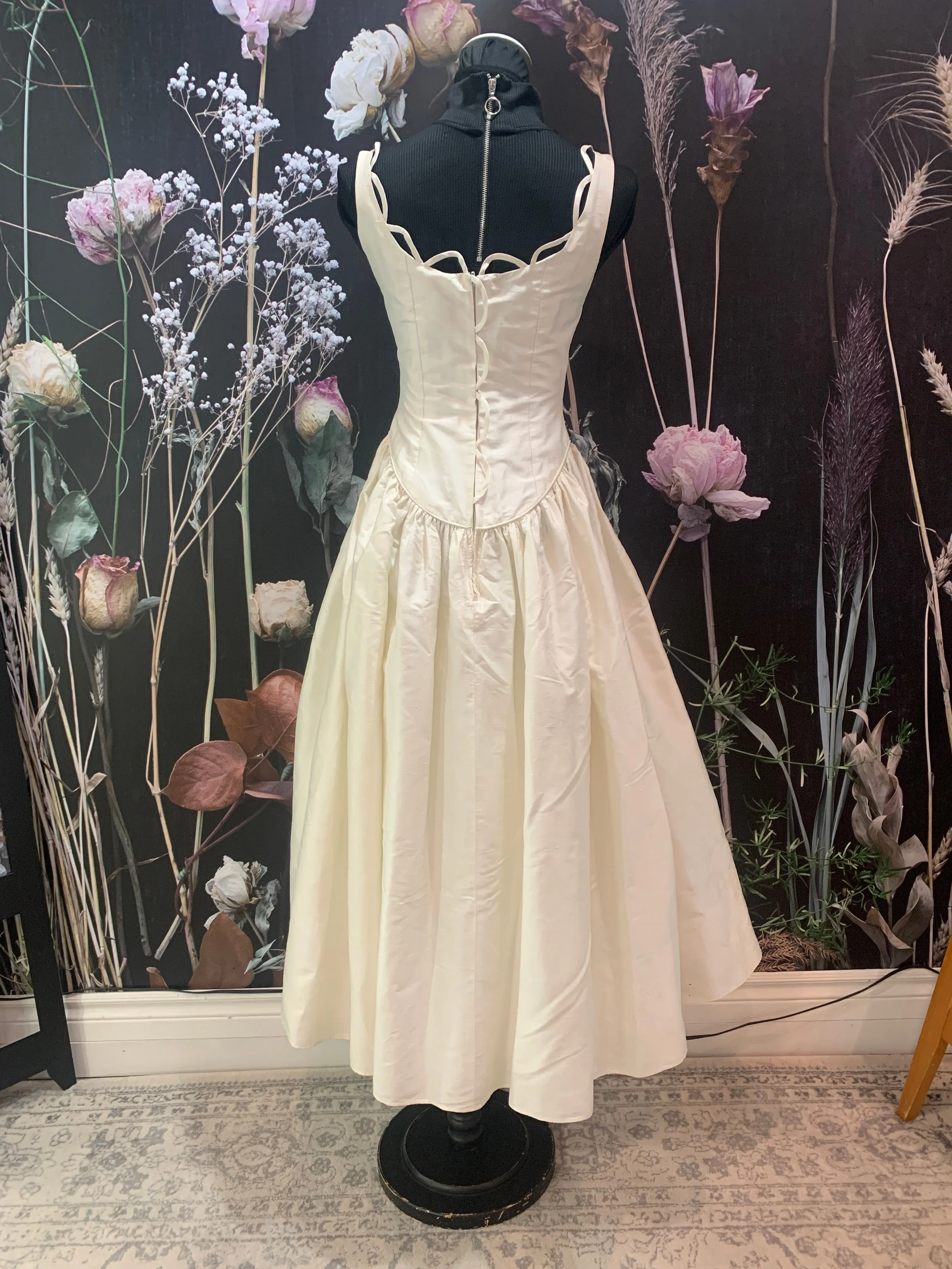 Dress 29: Valencienne vintage style dress waist 27