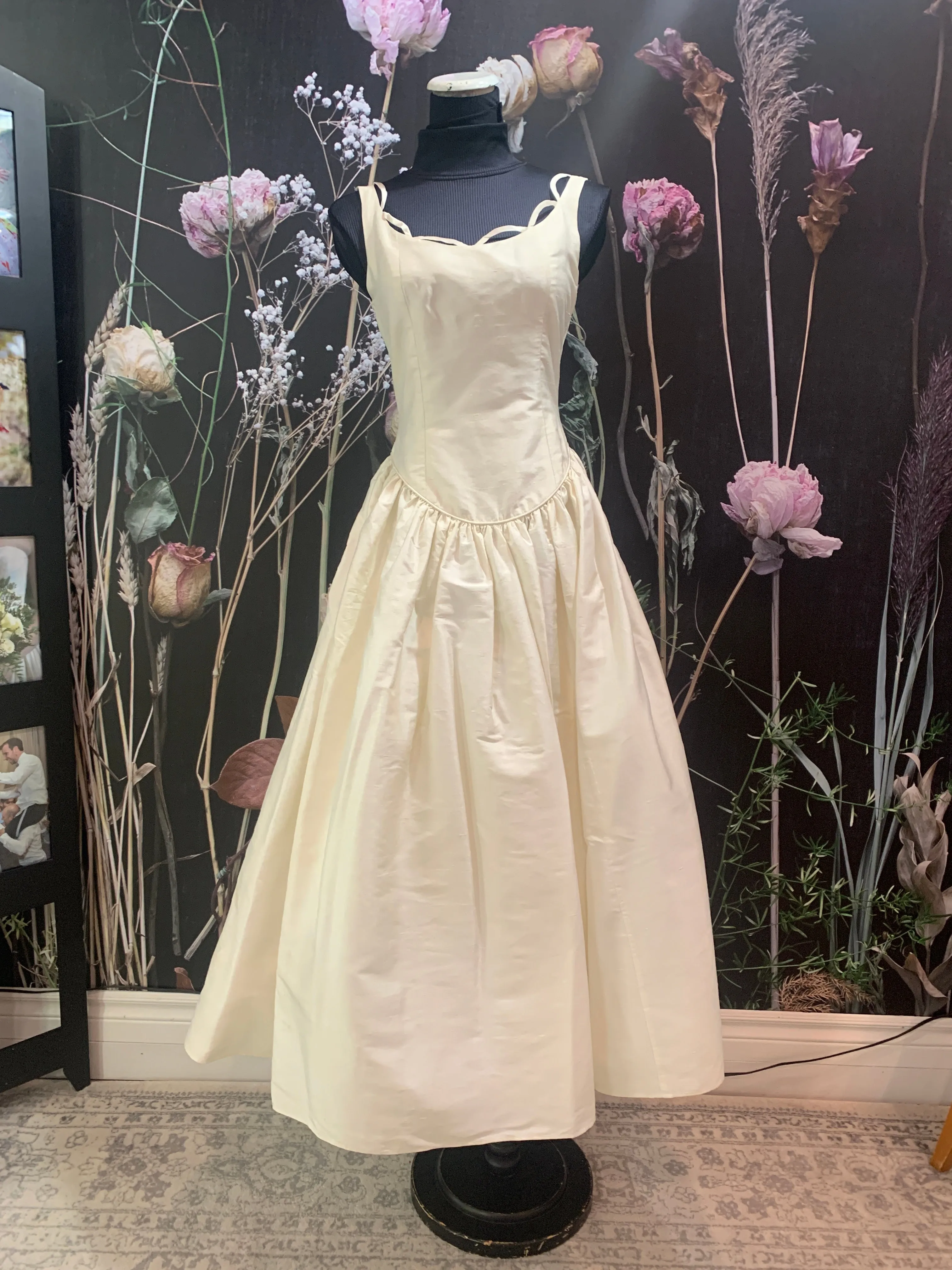 Dress 29: Valencienne vintage style dress waist 27