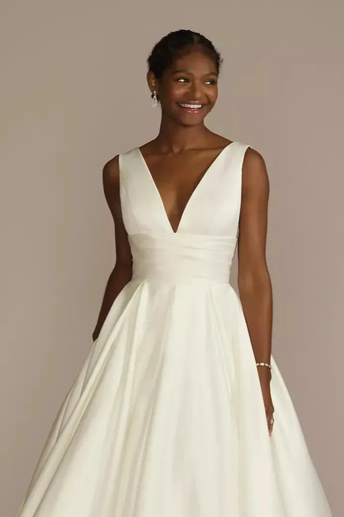 Dress 3568: David's Bridal "V3848" waist 34 shortened