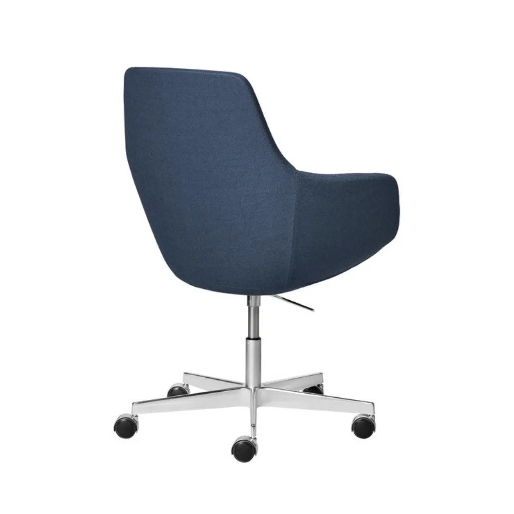 Fritz Hansen Little Giraffe Office Chair - Aluminum Swivel Base