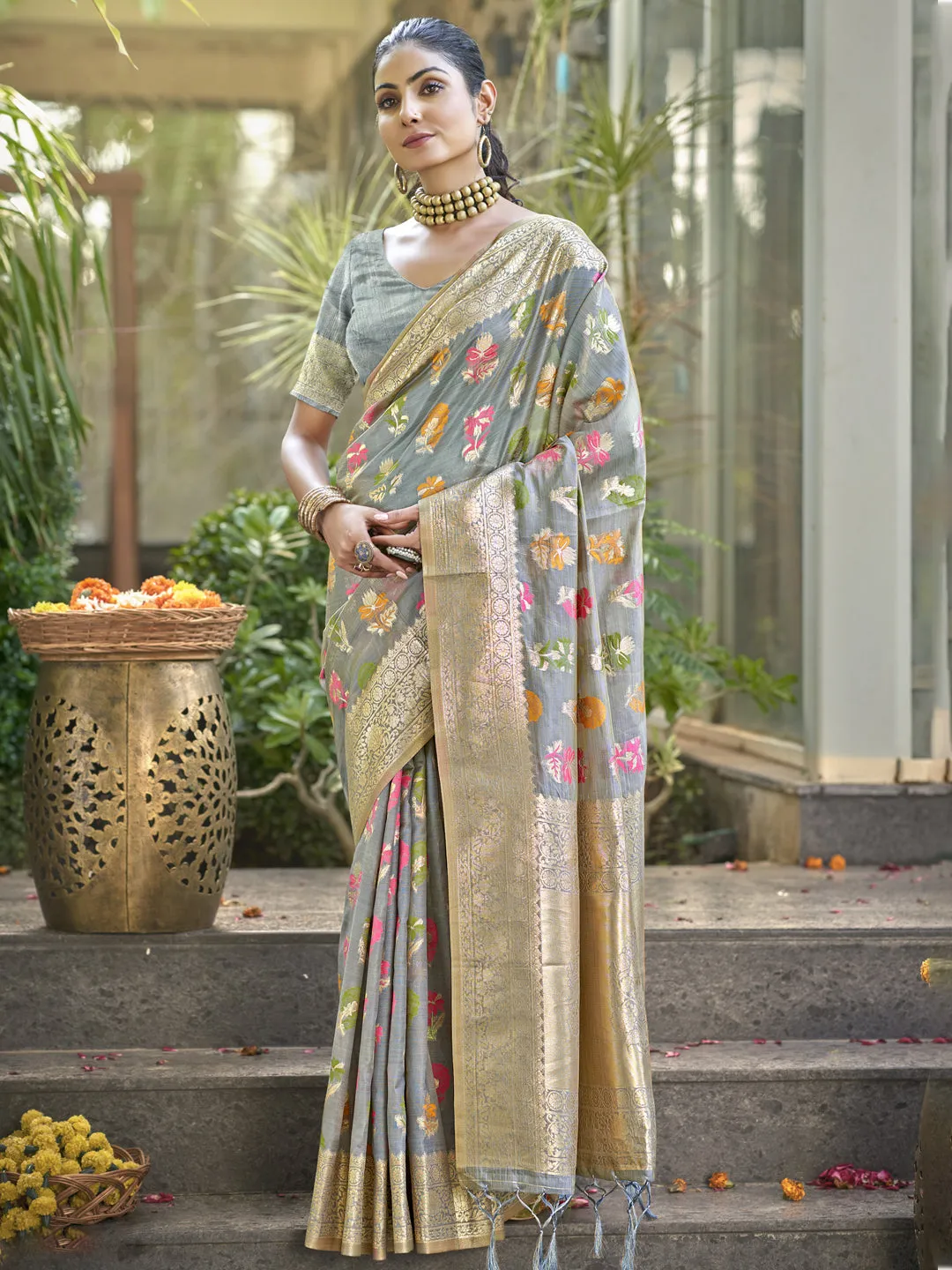 Women Grey Organza Saree With Un Stitched Blouse